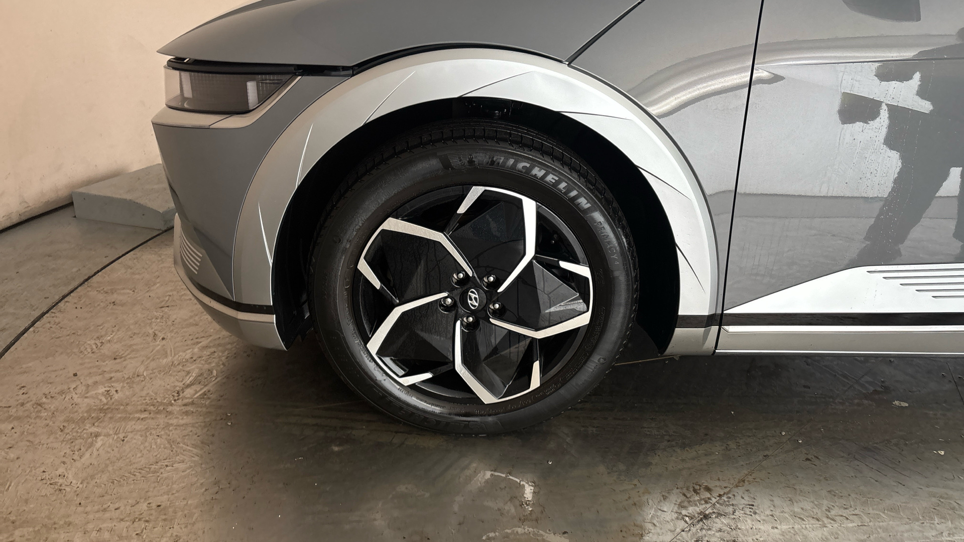 4020635 125kW Premium 58 kWh 5dr Auto [Part Leather]