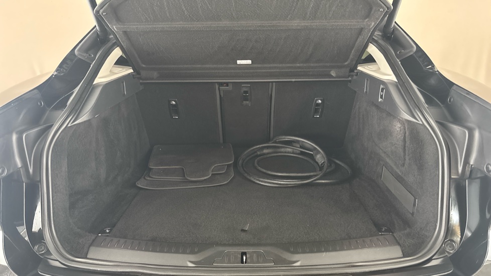 JAGUAR I-PACE Image 15