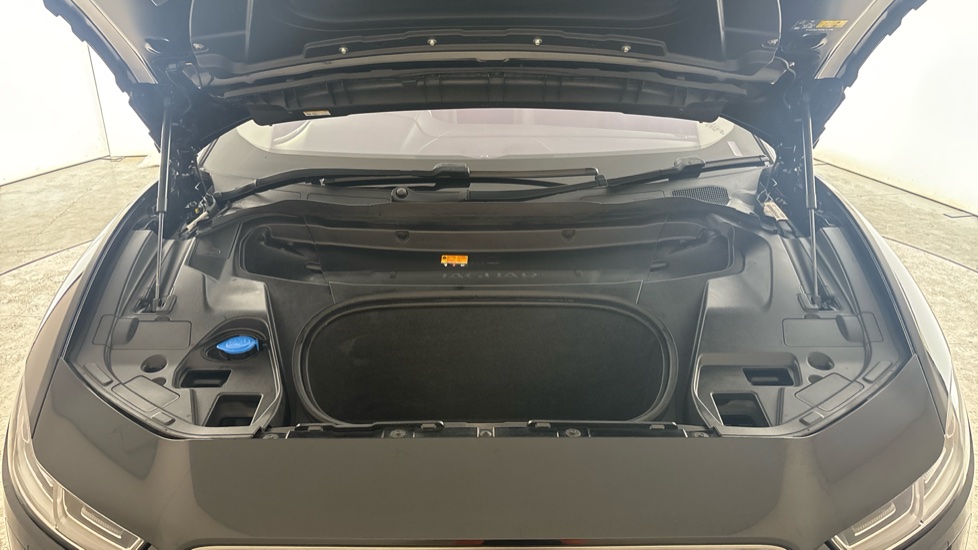 JAGUAR I-PACE Image 16