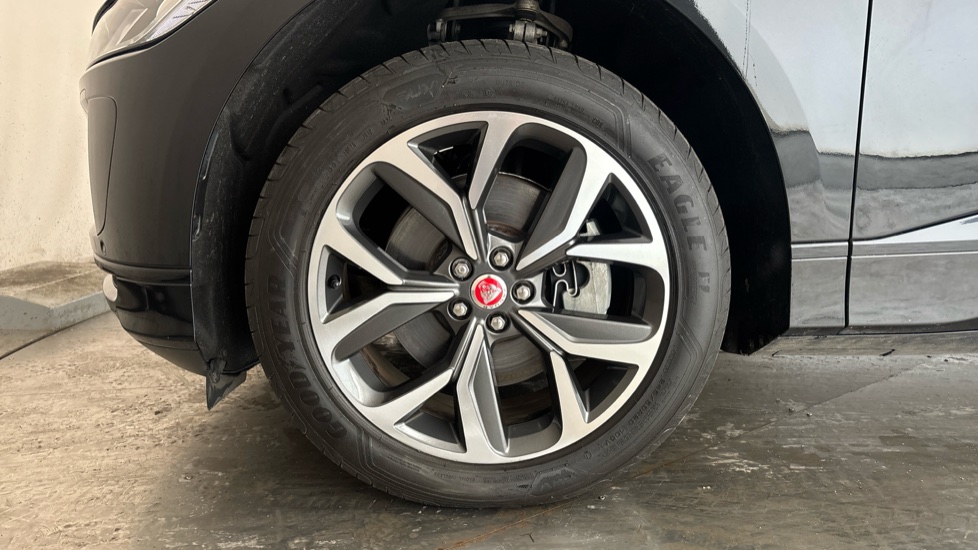 JAGUAR I-PACE Image 17