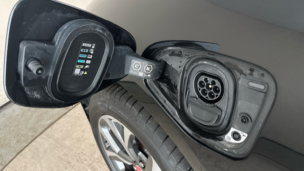 JAGUAR I-PACE Image 21