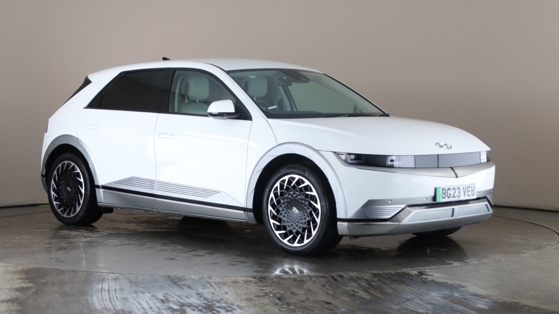 4020654 160kW Ultimate 73 kWh 5dr Auto