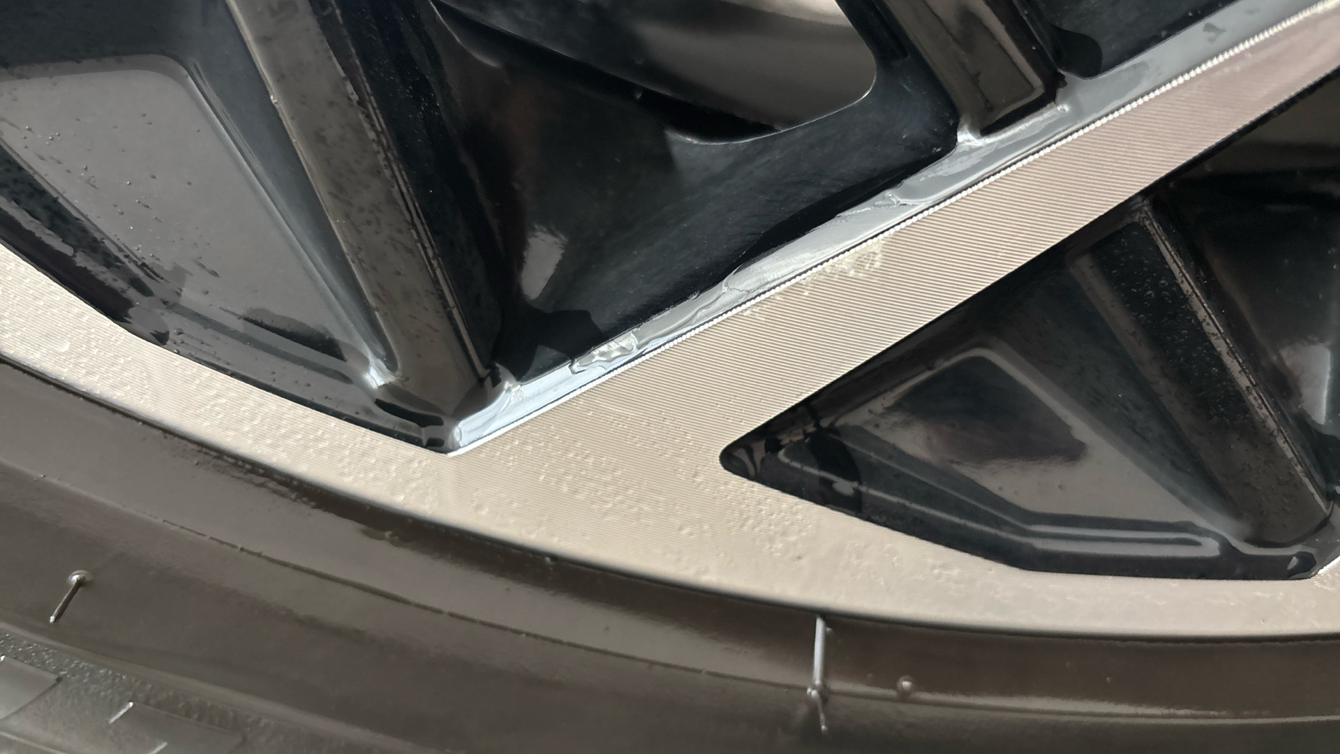 4020654 160kW Ultimate 73 kWh 5dr Auto