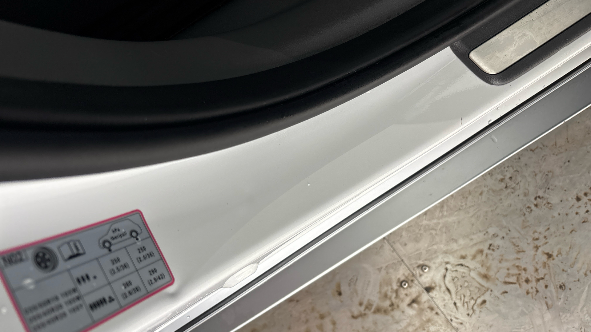 4020654 160kW Ultimate 73 kWh 5dr Auto