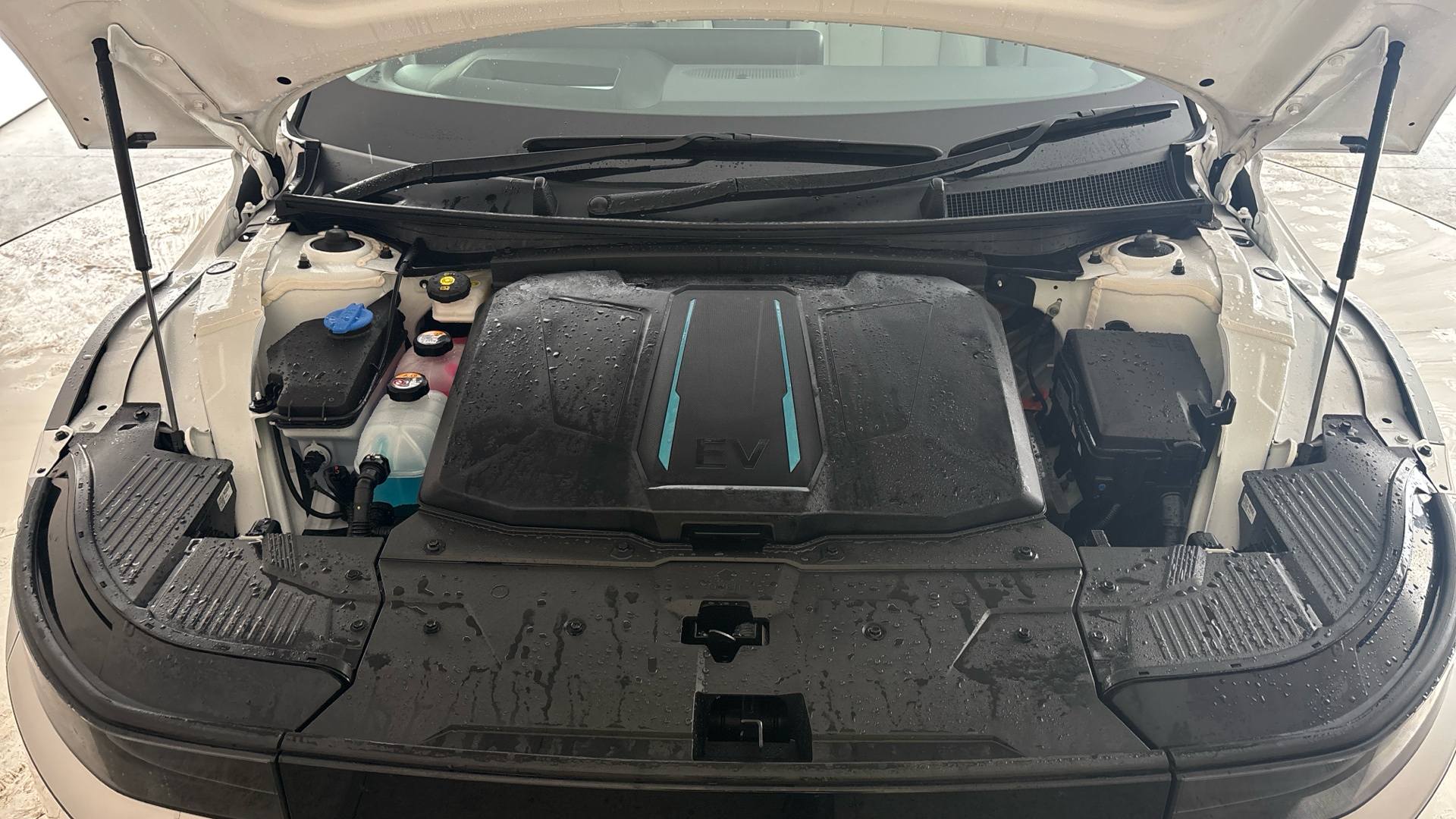 4020654 160kW Ultimate 73 kWh 5dr Auto