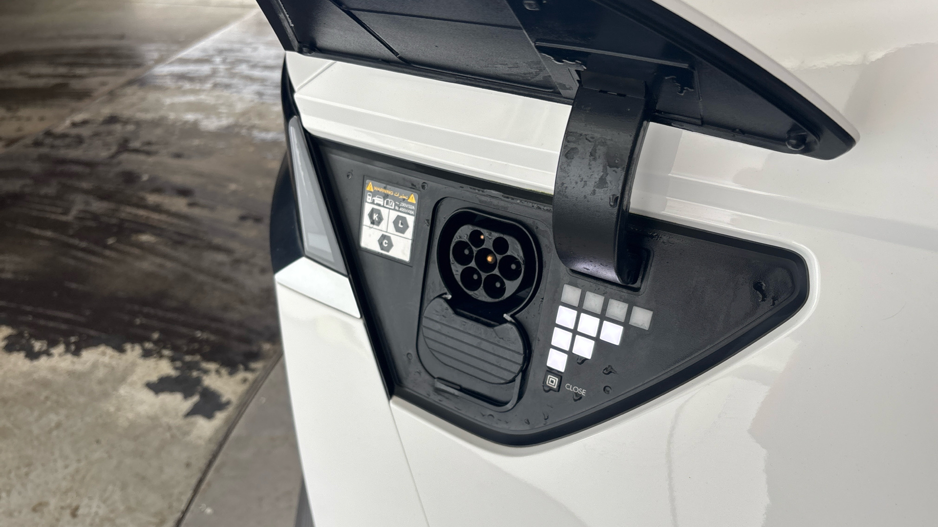 4020654 160kW Ultimate 73 kWh 5dr Auto