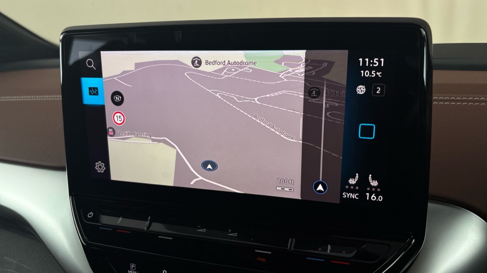 VOLKSWAGEN ID.4 Image 12