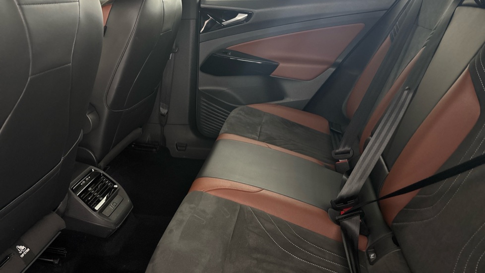 VOLKSWAGEN ID.4 Image 14