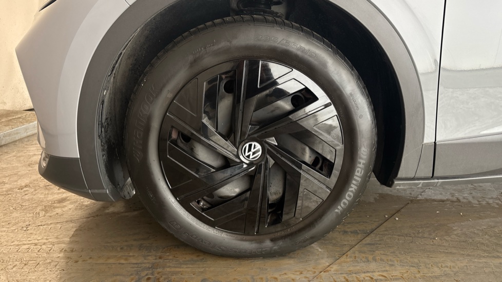 VOLKSWAGEN ID.4 Image 17