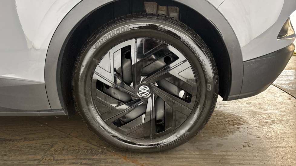 VOLKSWAGEN ID.4 Image 18