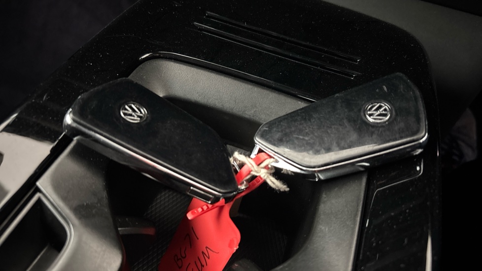 VOLKSWAGEN ID.4 2 keys