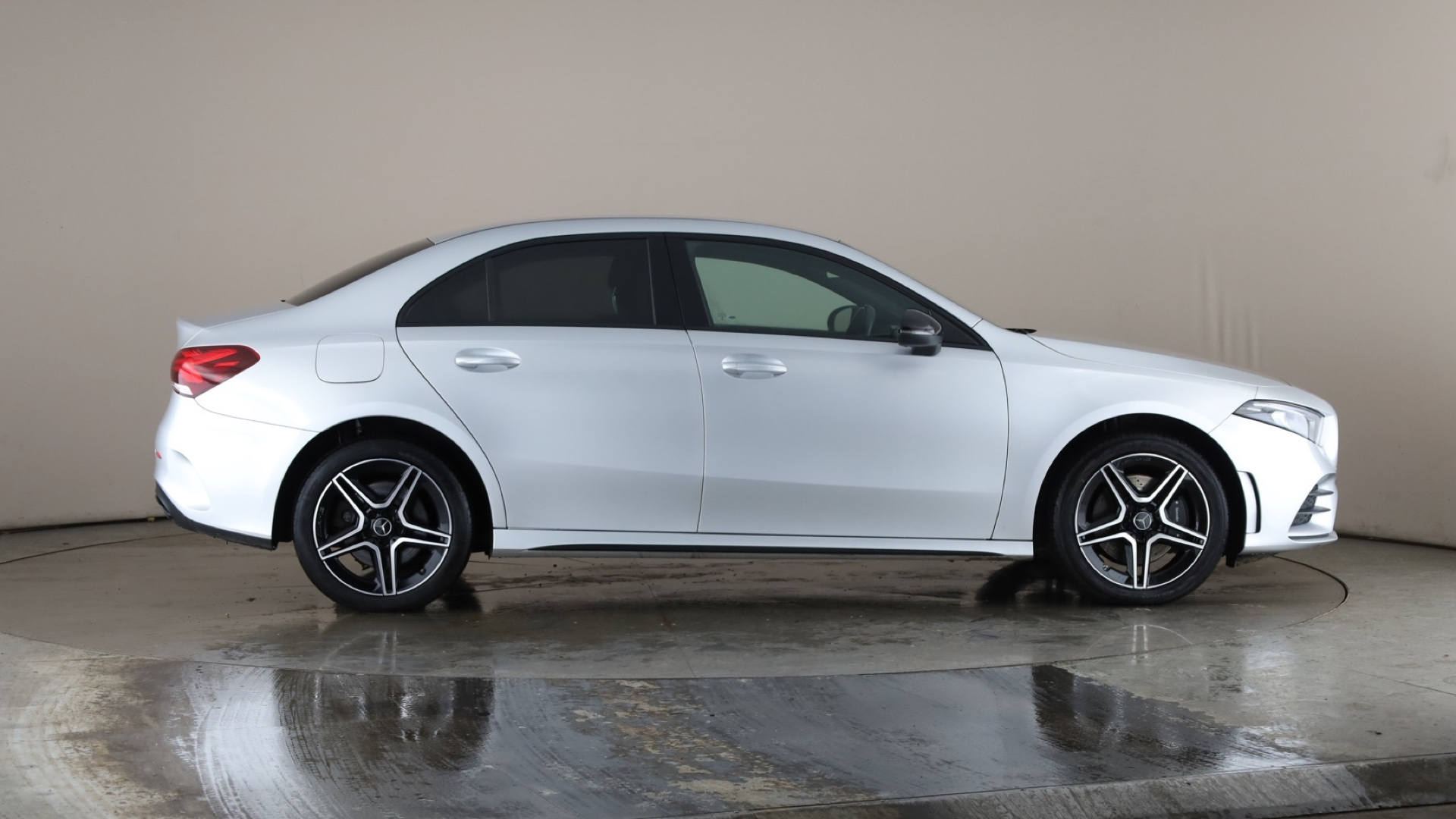 4020869 A250e AMG Line 4dr Auto