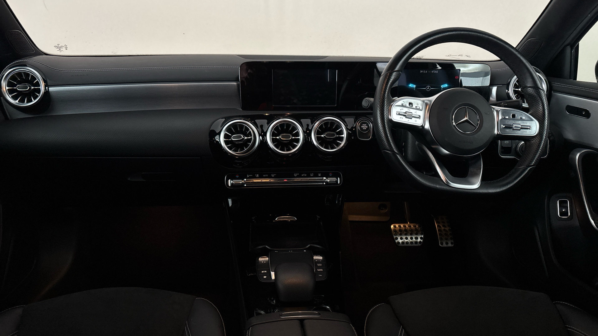 4020869 A250e AMG Line 4dr Auto