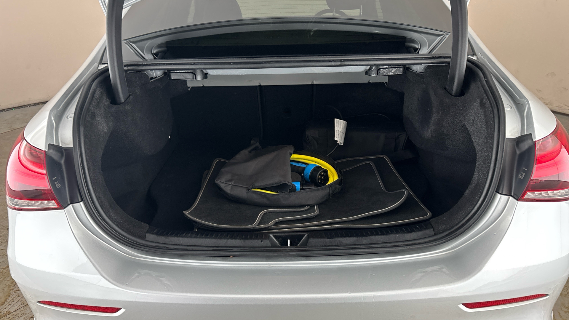 4020869 A250e AMG Line 4dr Auto