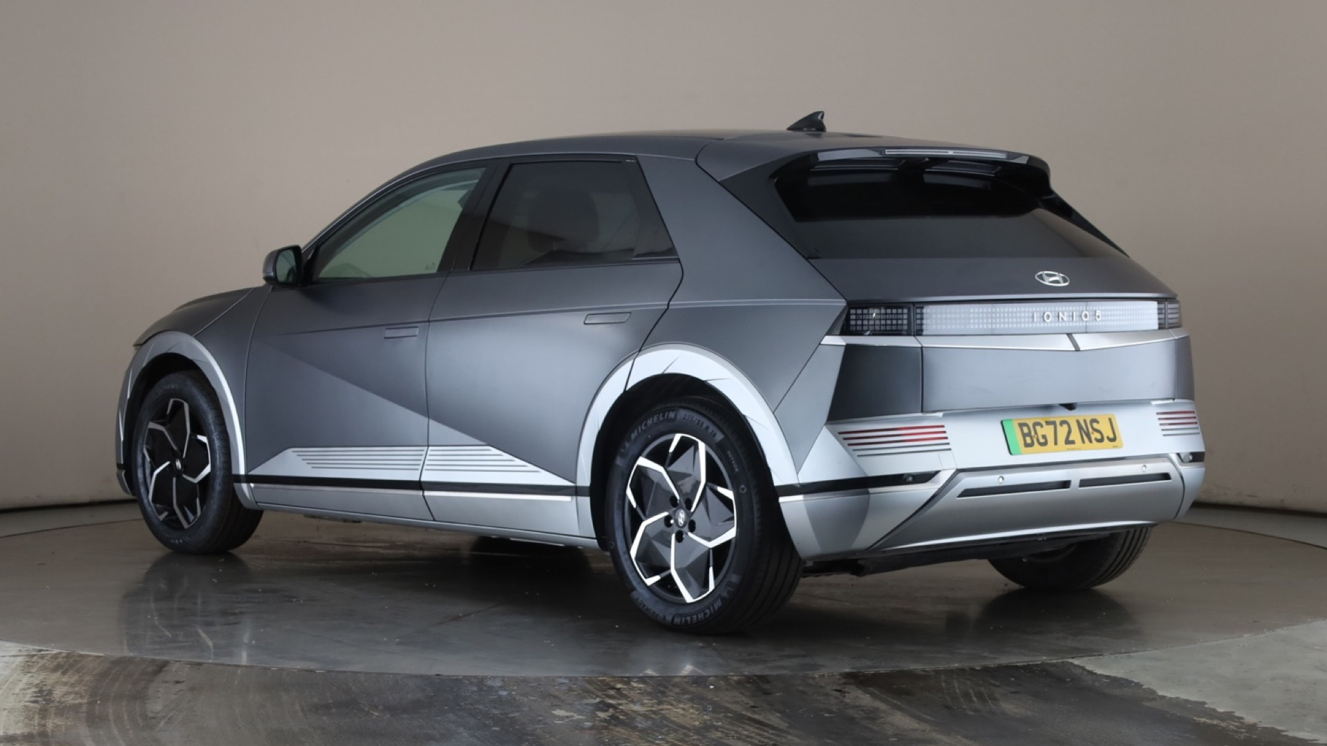 4027732 125kW Ultimate 58 kWh 5dr Auto