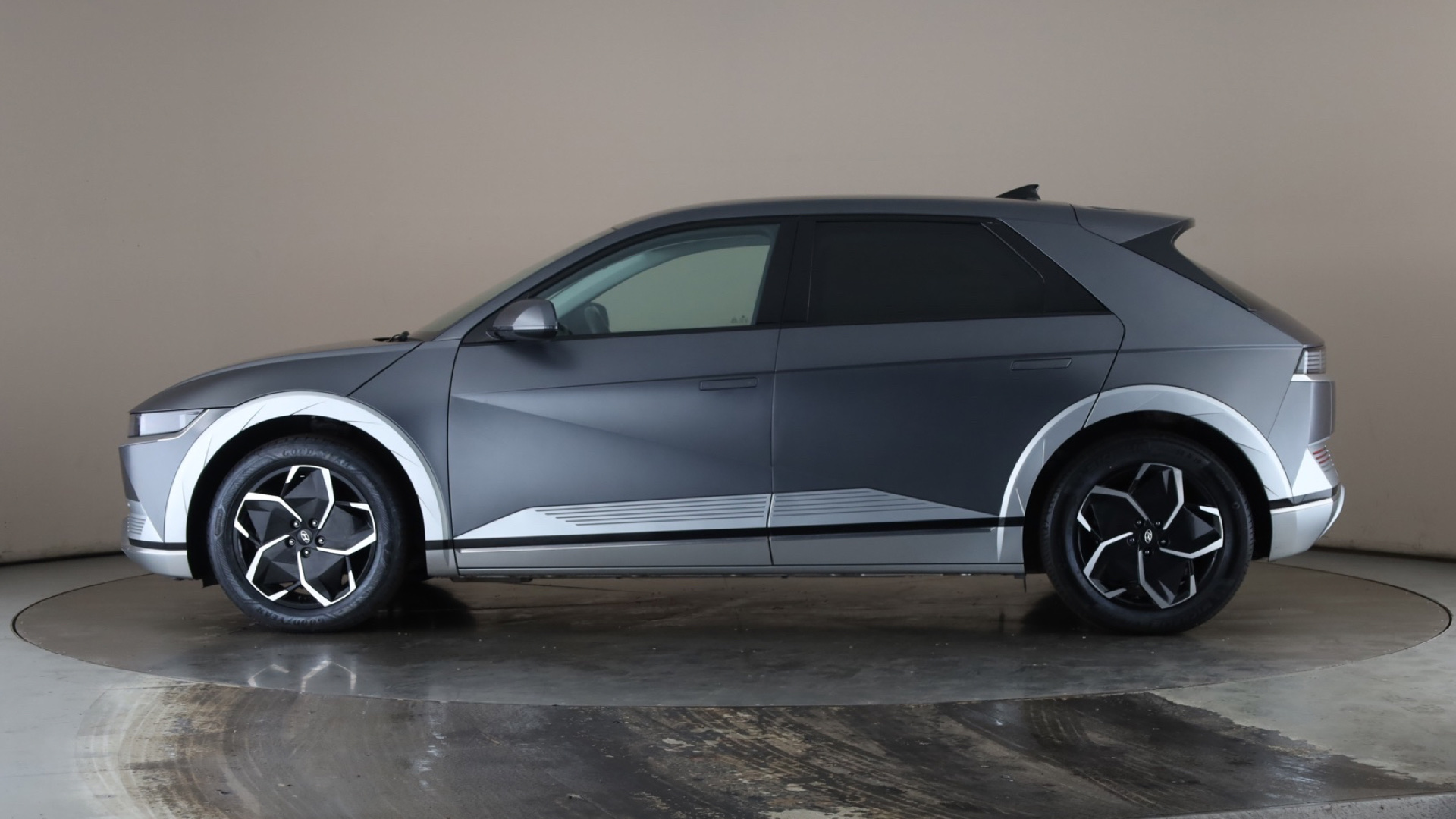 4027732 125kW Ultimate 58 kWh 5dr Auto