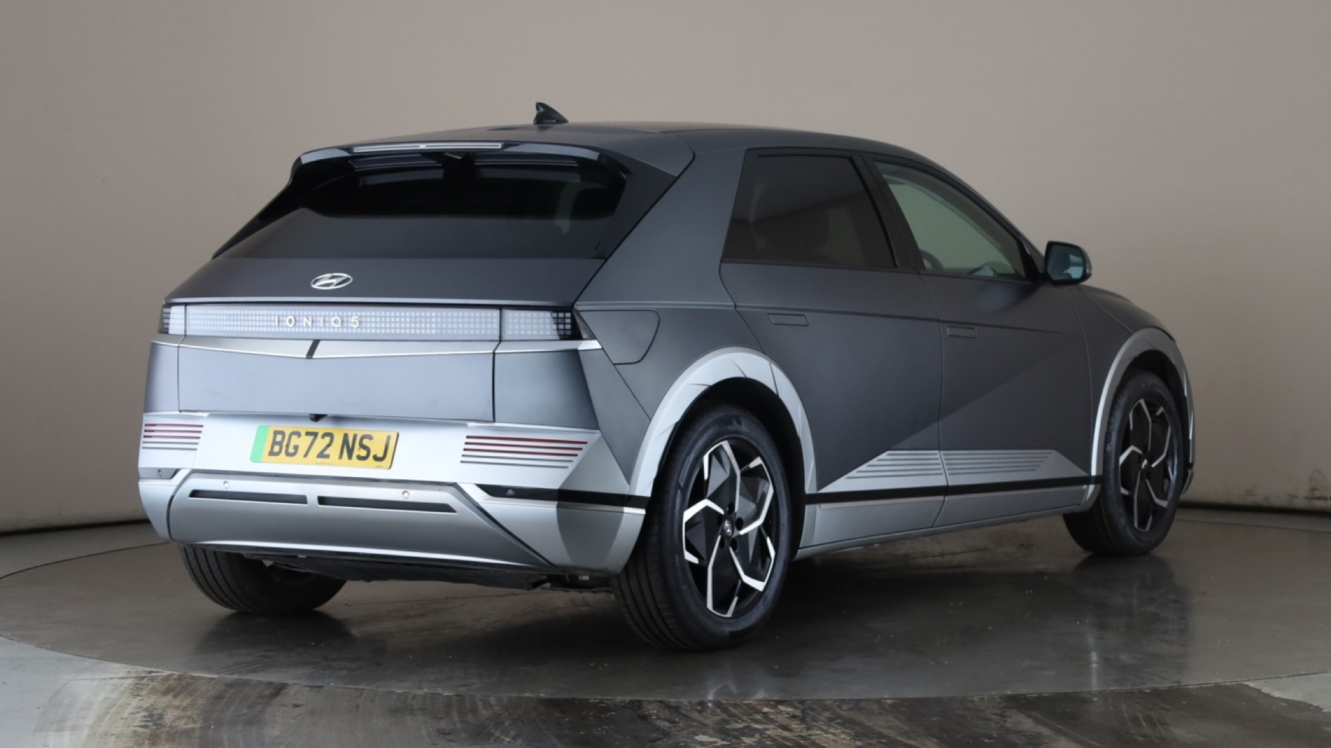 4027732 125kW Ultimate 58 kWh 5dr Auto