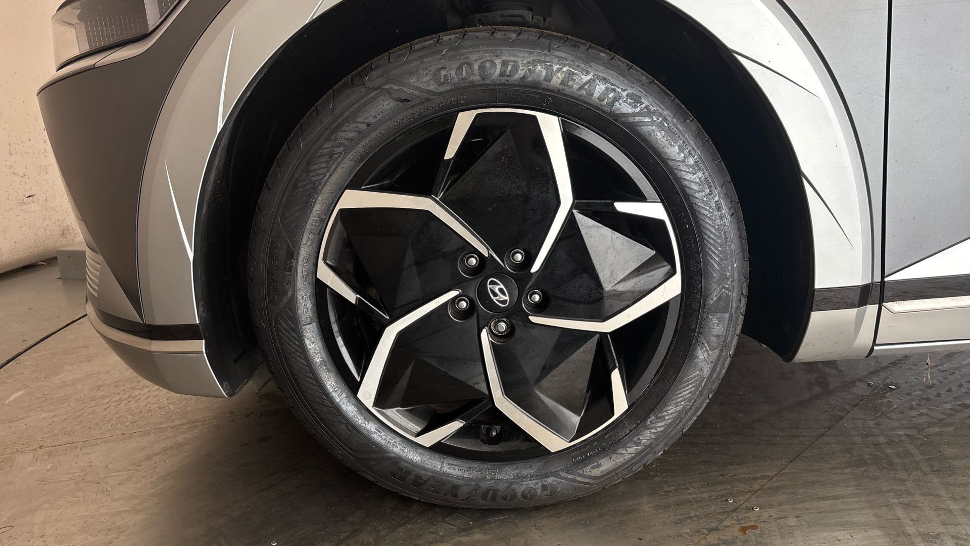 4027732 125kW Ultimate 58 kWh 5dr Auto