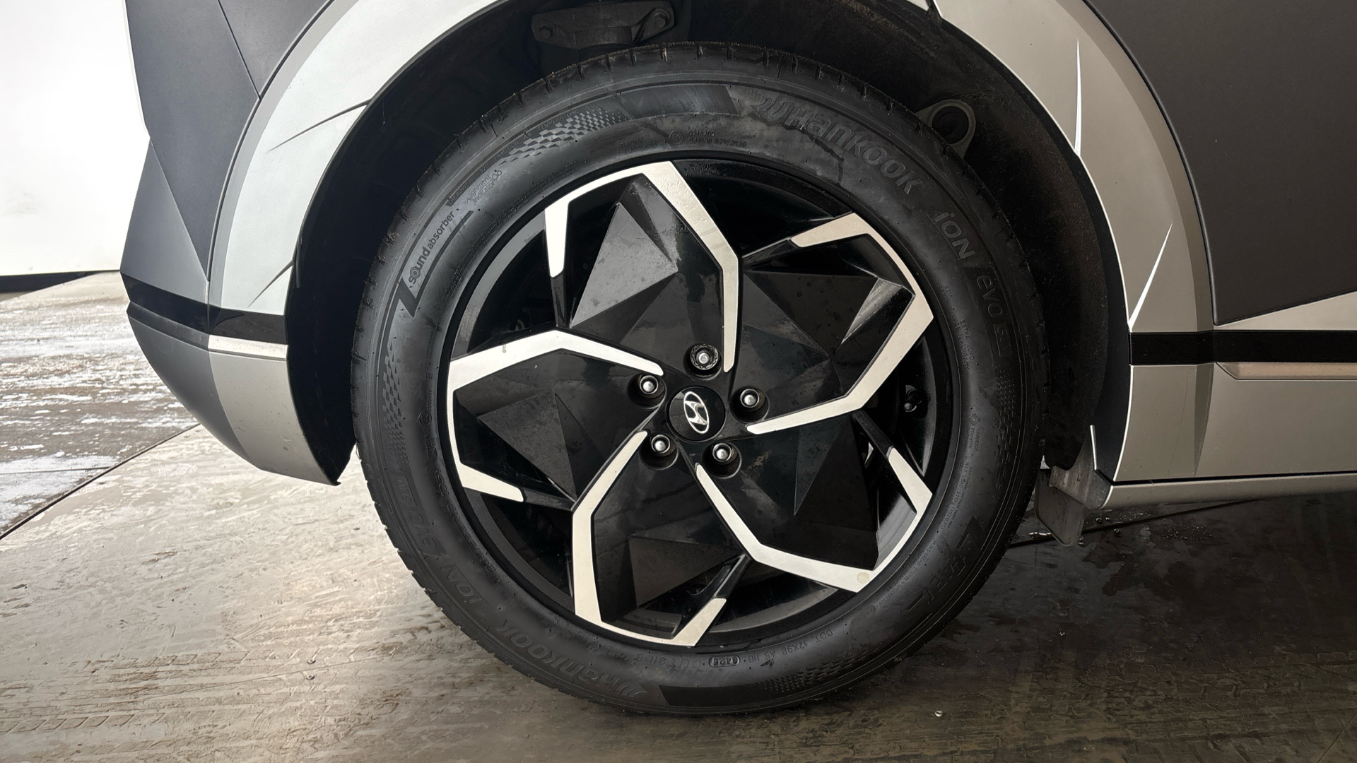 4027732 125kW Ultimate 58 kWh 5dr Auto