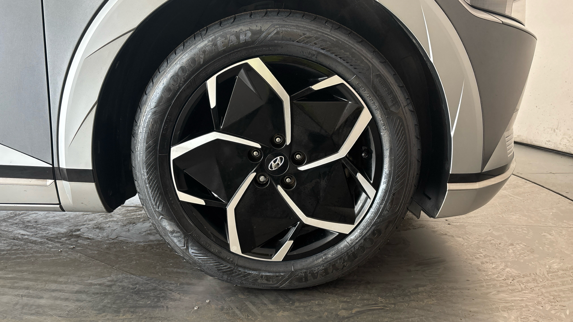 4027732 125kW Ultimate 58 kWh 5dr Auto