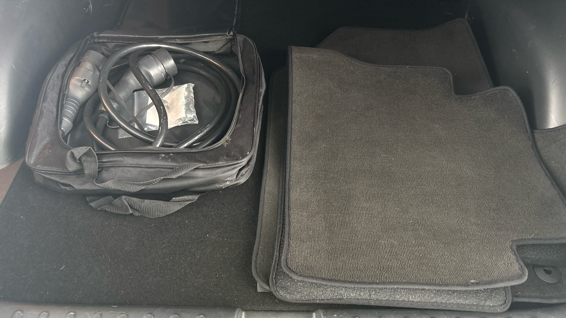 4027732 125kW Ultimate 58 kWh 5dr Auto