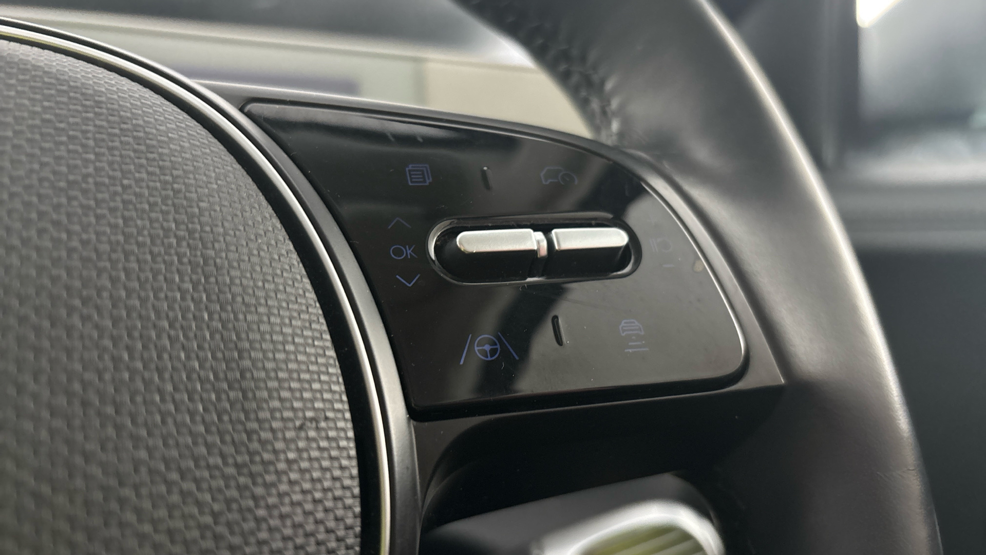 4027732 125kW Ultimate 58 kWh 5dr Auto