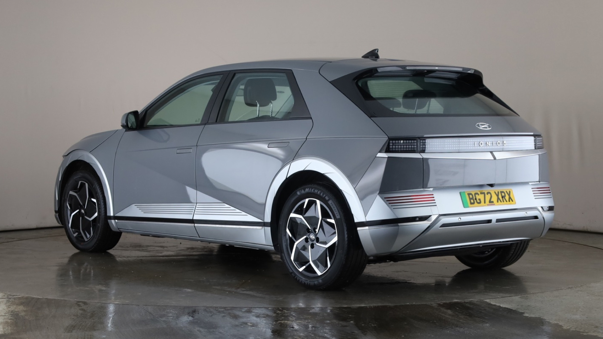 4058549 125kW Premium 58 kWh 5dr Auto