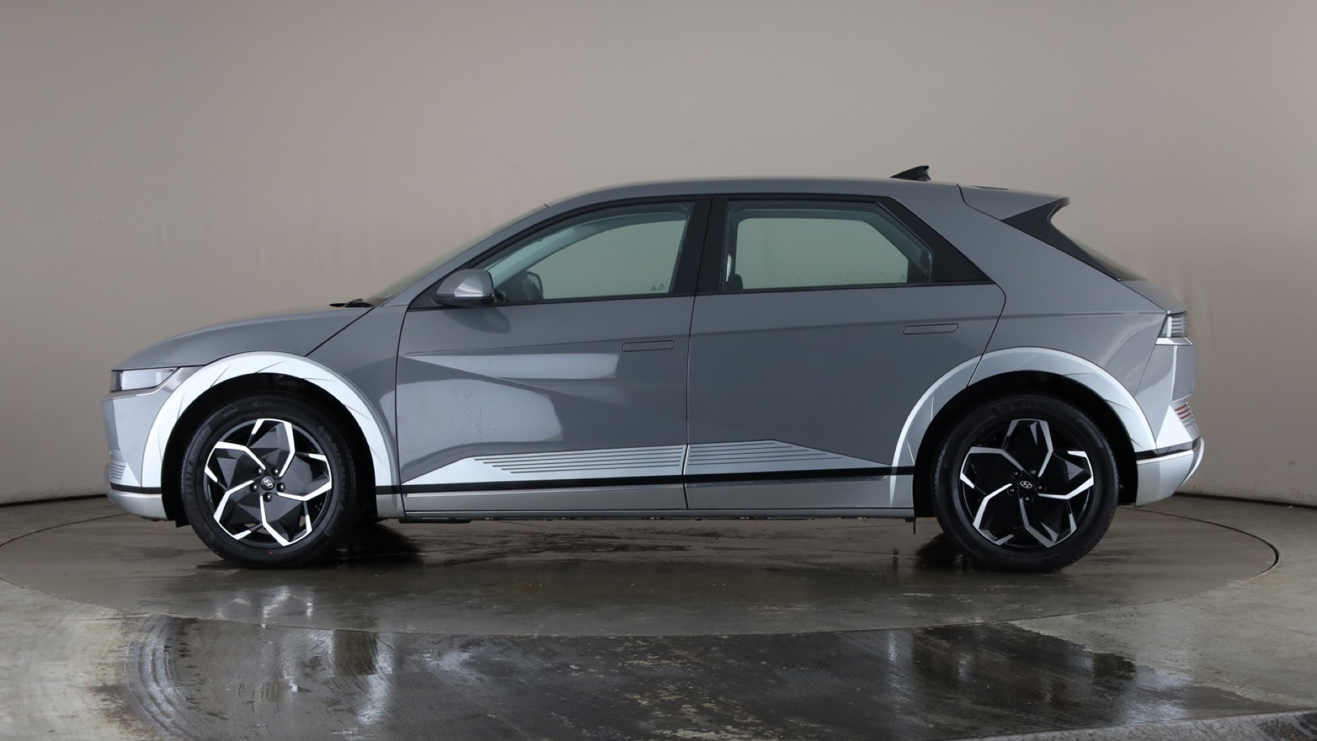 4058549 125kW Premium 58 kWh 5dr Auto