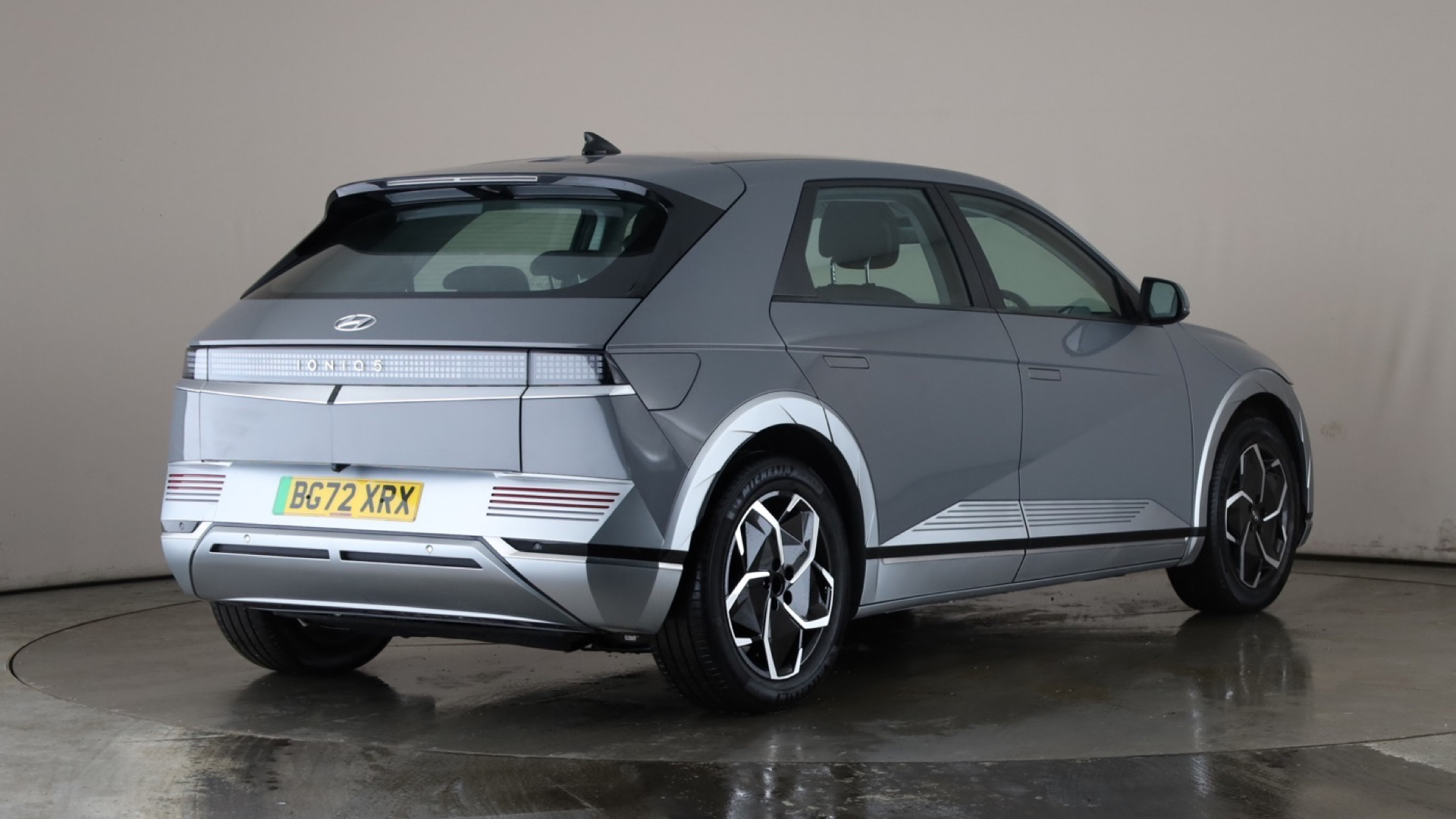 4058549 125kW Premium 58 kWh 5dr Auto