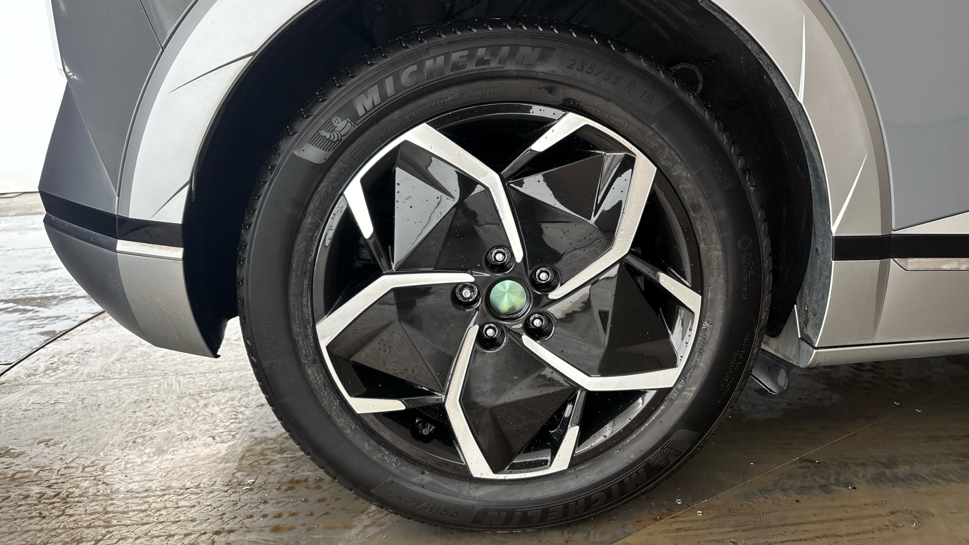 4058549 125kW Premium 58 kWh 5dr Auto