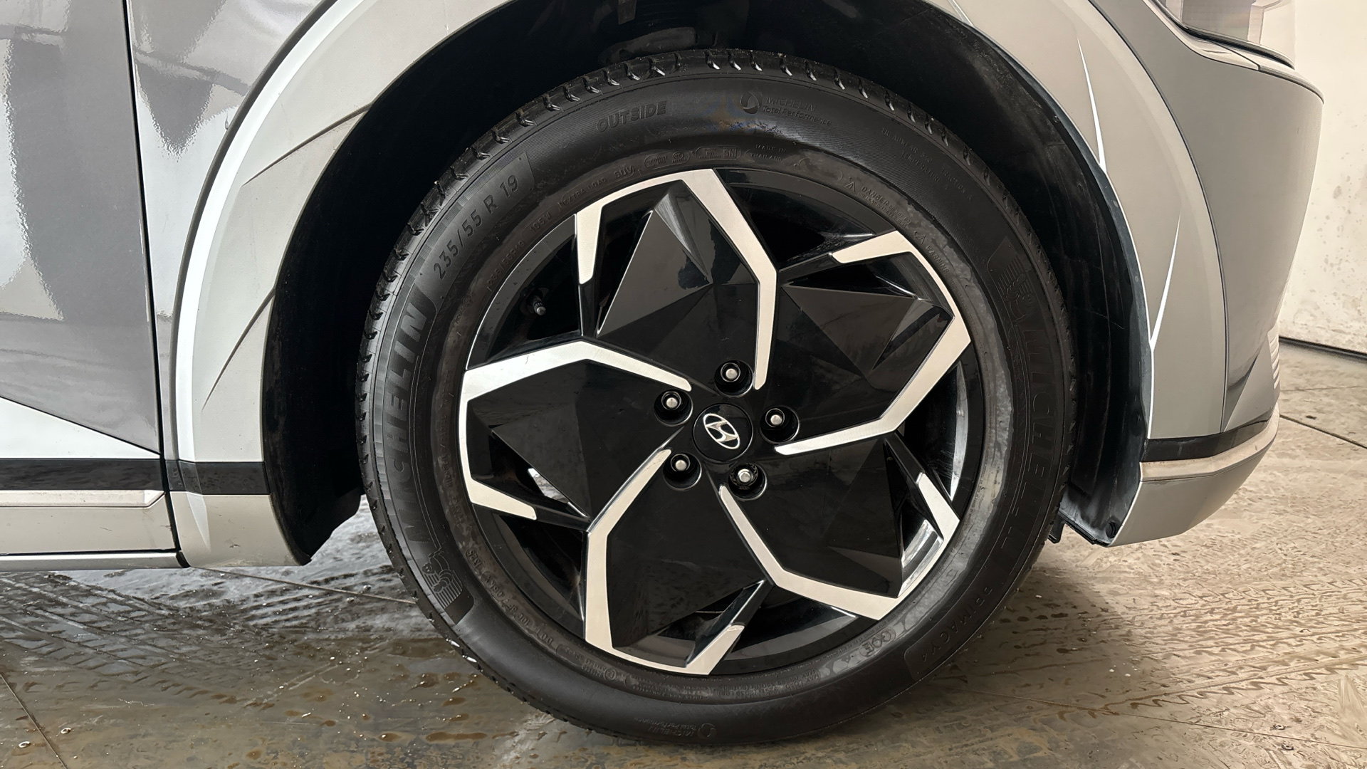 4058549 125kW Premium 58 kWh 5dr Auto