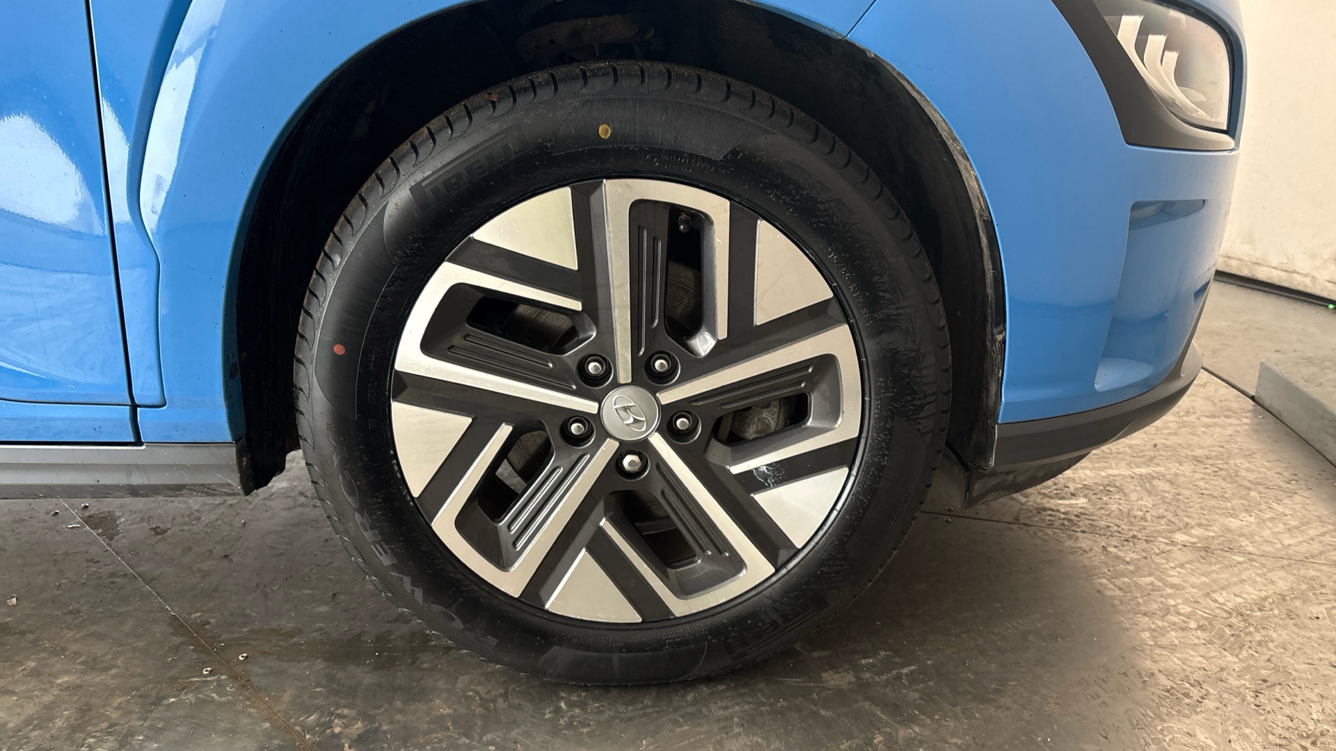 4027594 150kW Premium 64kWh 5dr Auto