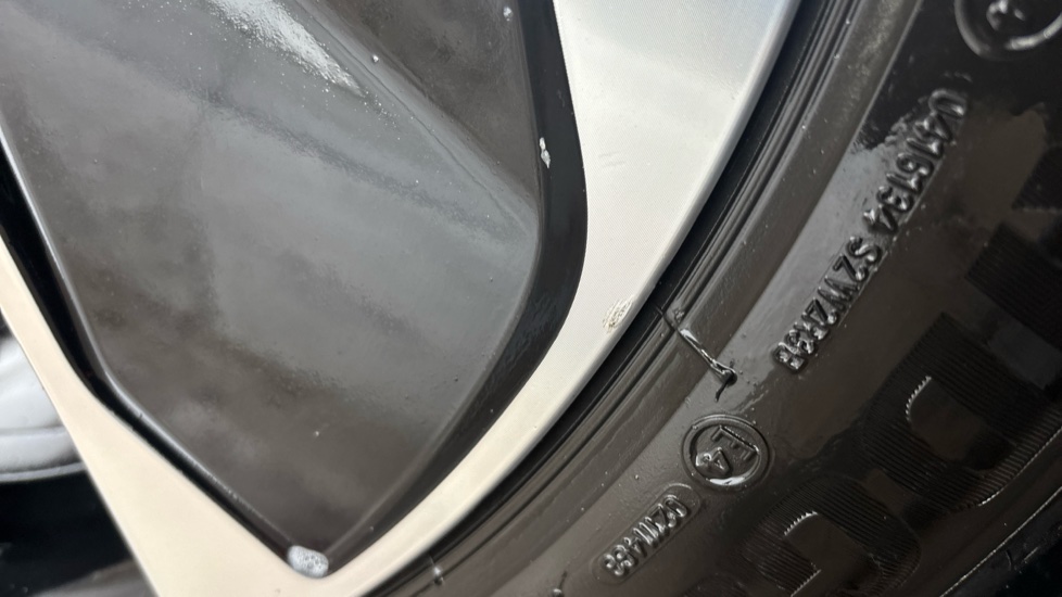 VOLKSWAGEN ID.3 Scuff