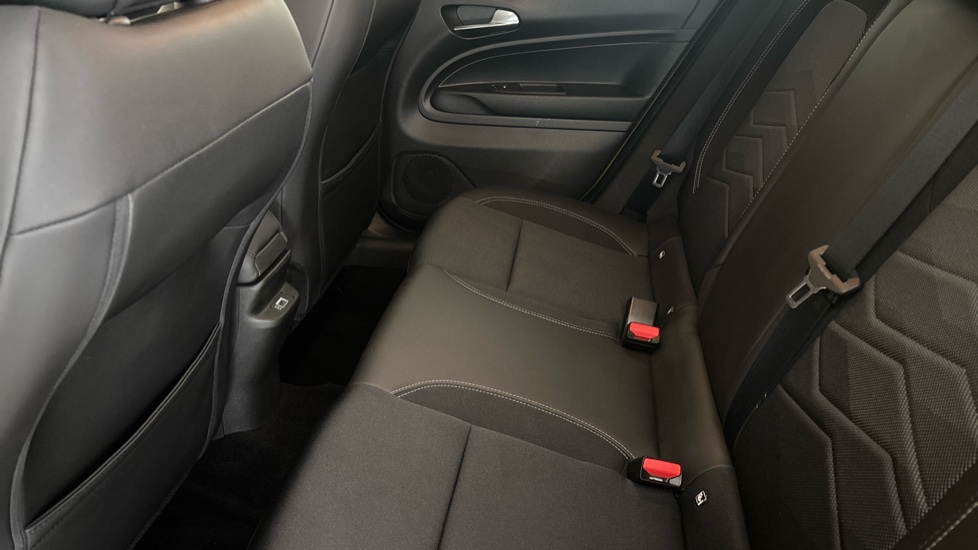 JEEP AVENGER Image 14