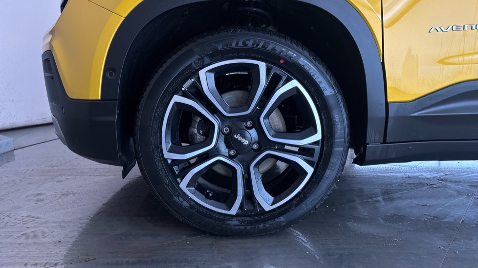 JEEP AVENGER Image 17
