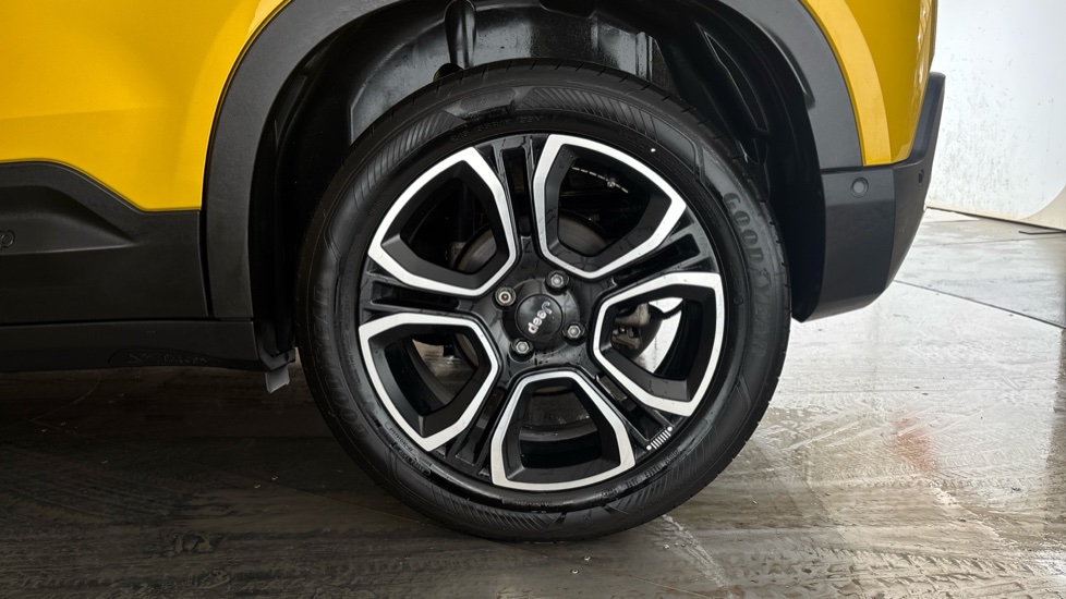 JEEP AVENGER Image 18