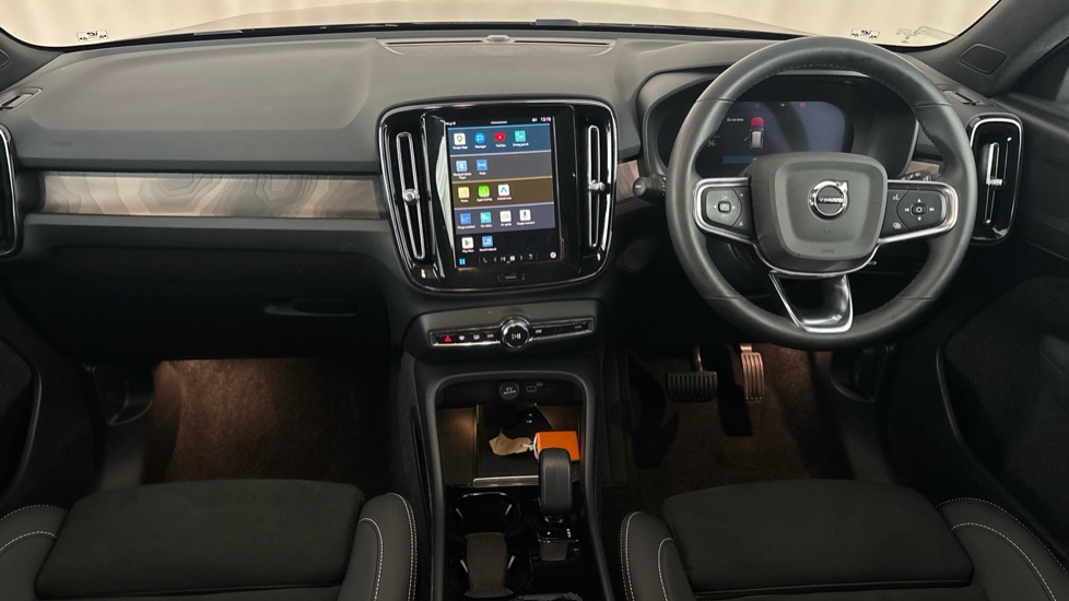 VOLVO EX40 Image 11