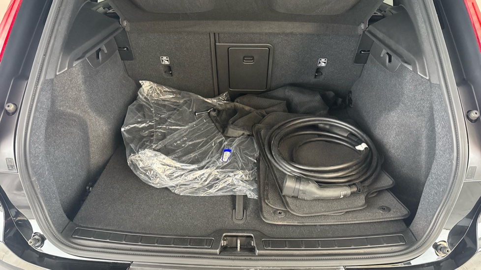 VOLVO EX40 Image 15
