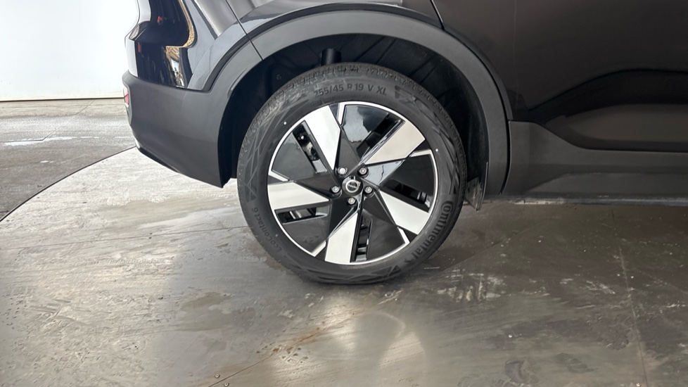 VOLVO EX40 Image 19