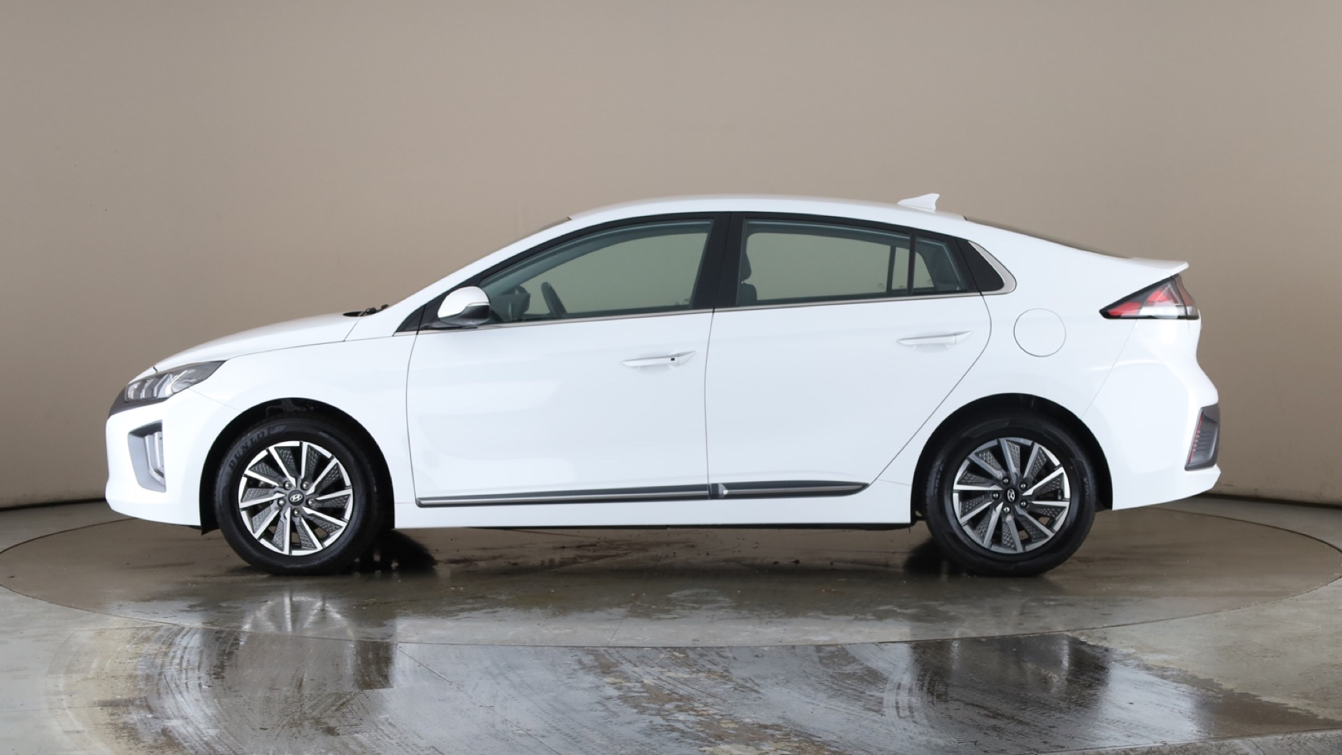 4027730 100kW Premium 38kWh 5dr Auto