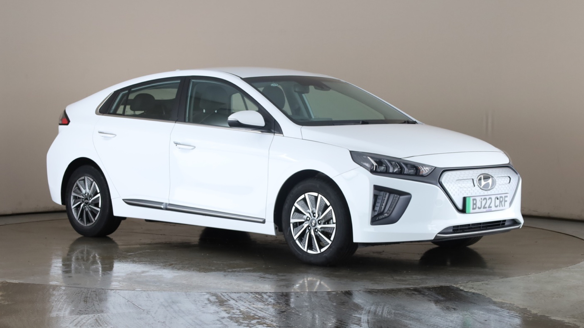 4027730 100kW Premium 38kWh 5dr Auto