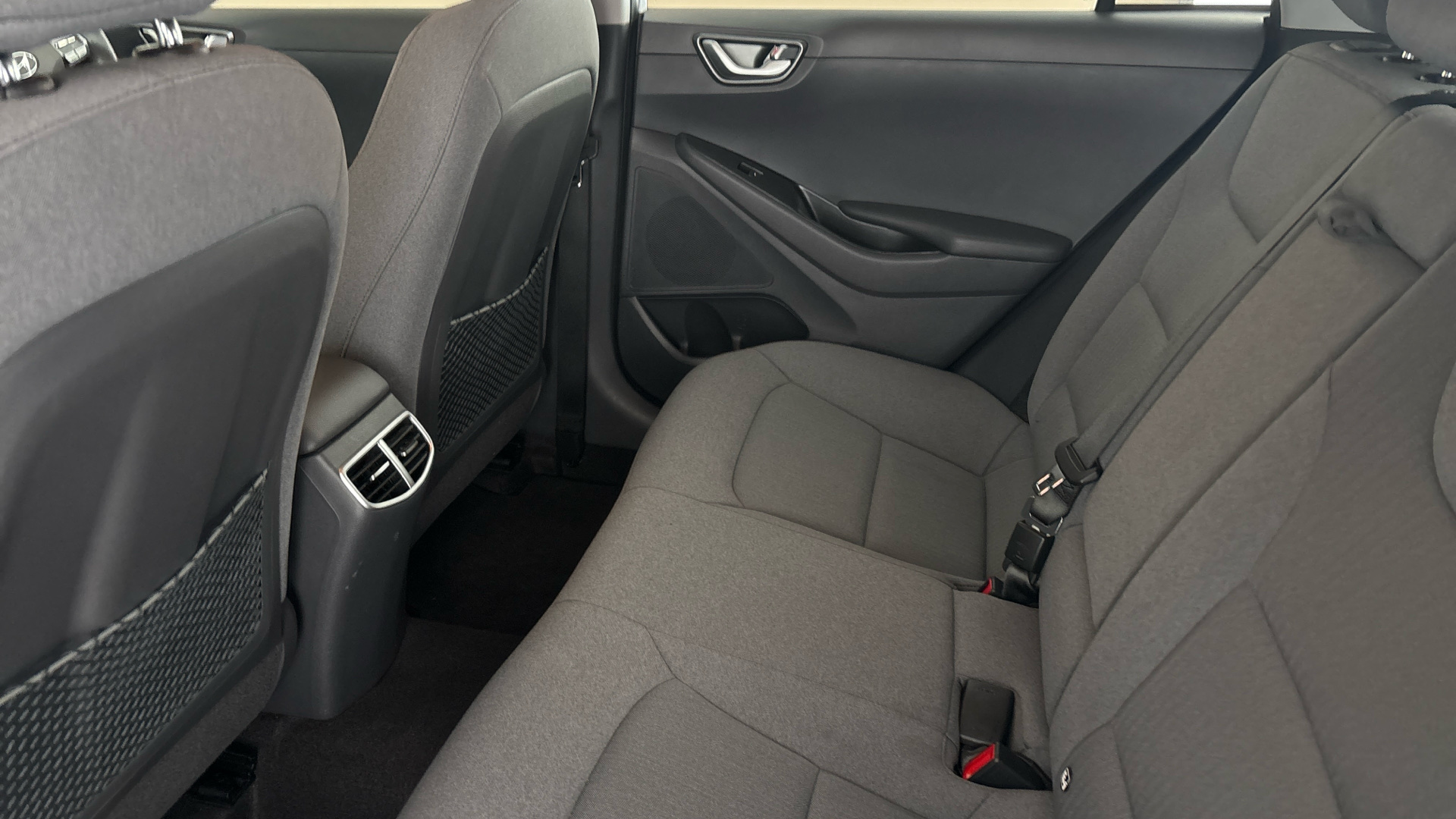 4027730 100kW Premium 38kWh 5dr Auto