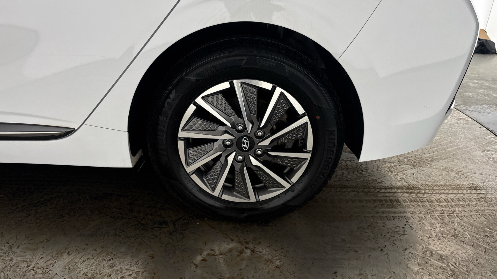 4027730 100kW Premium 38kWh 5dr Auto