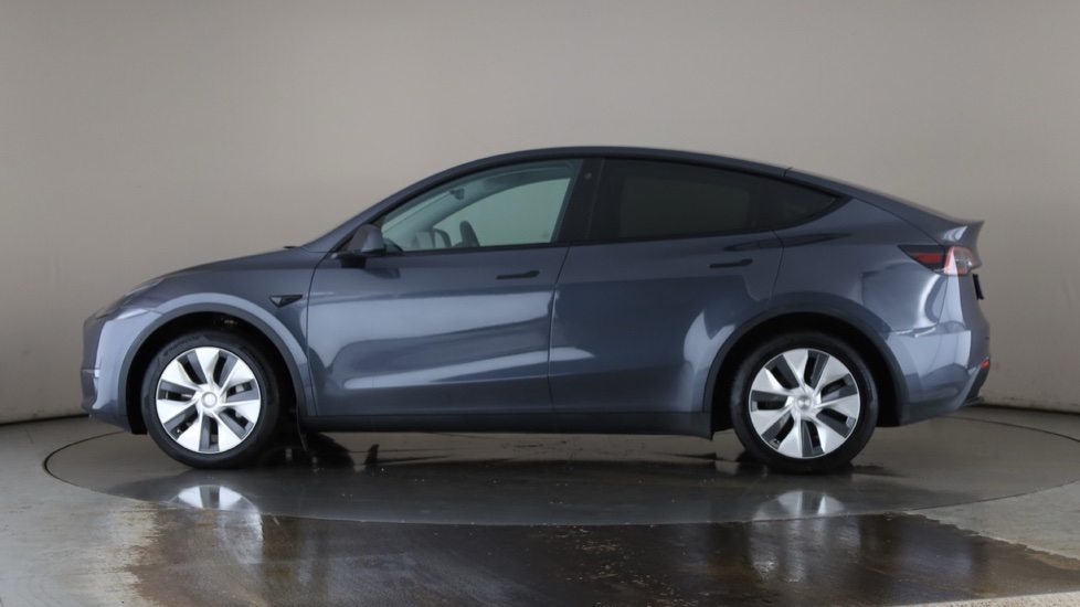 TESLA MODEL Y Image 2