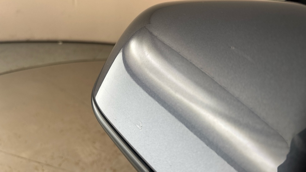 TESLA MODEL Y chips