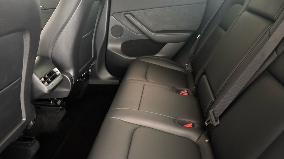 TESLA MODEL Y Image 14