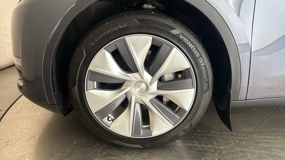 TESLA MODEL Y Image 17