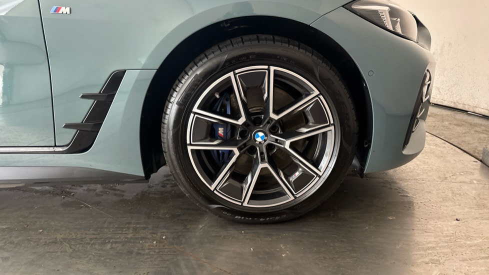 BMW I4 Image 20