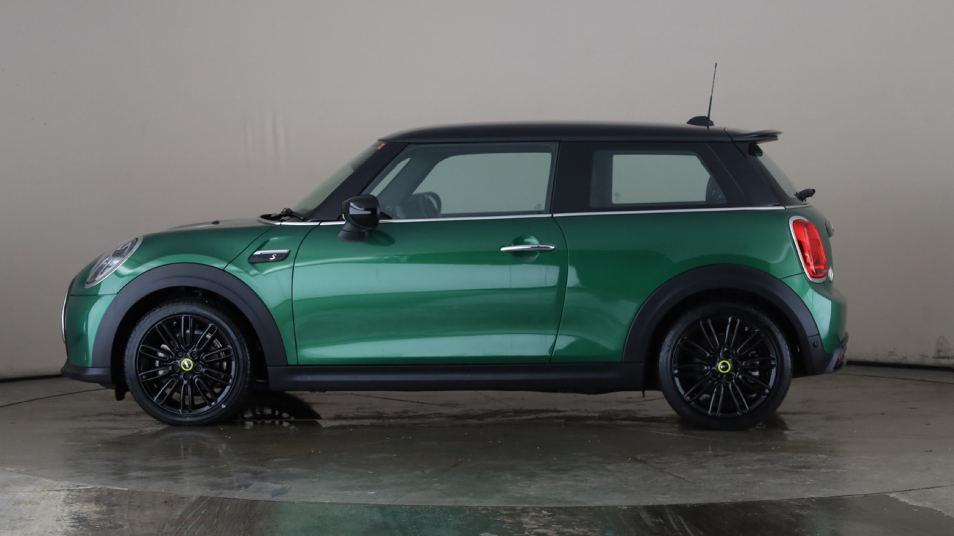 4020905 135kW Cooper S Level 2 33kWh 3dr Auto