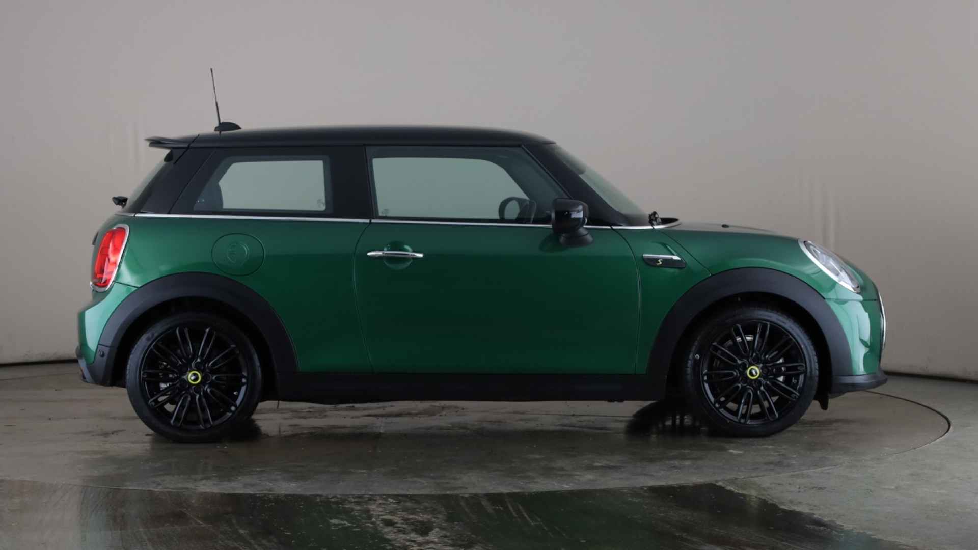 4020905 135kW Cooper S Level 2 33kWh 3dr Auto